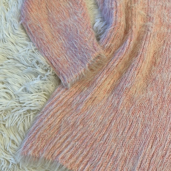NEW Urban Outfitters Priscilla Pink Fuzzy V Beck pullover sweater women size S - Picture 7 of 9